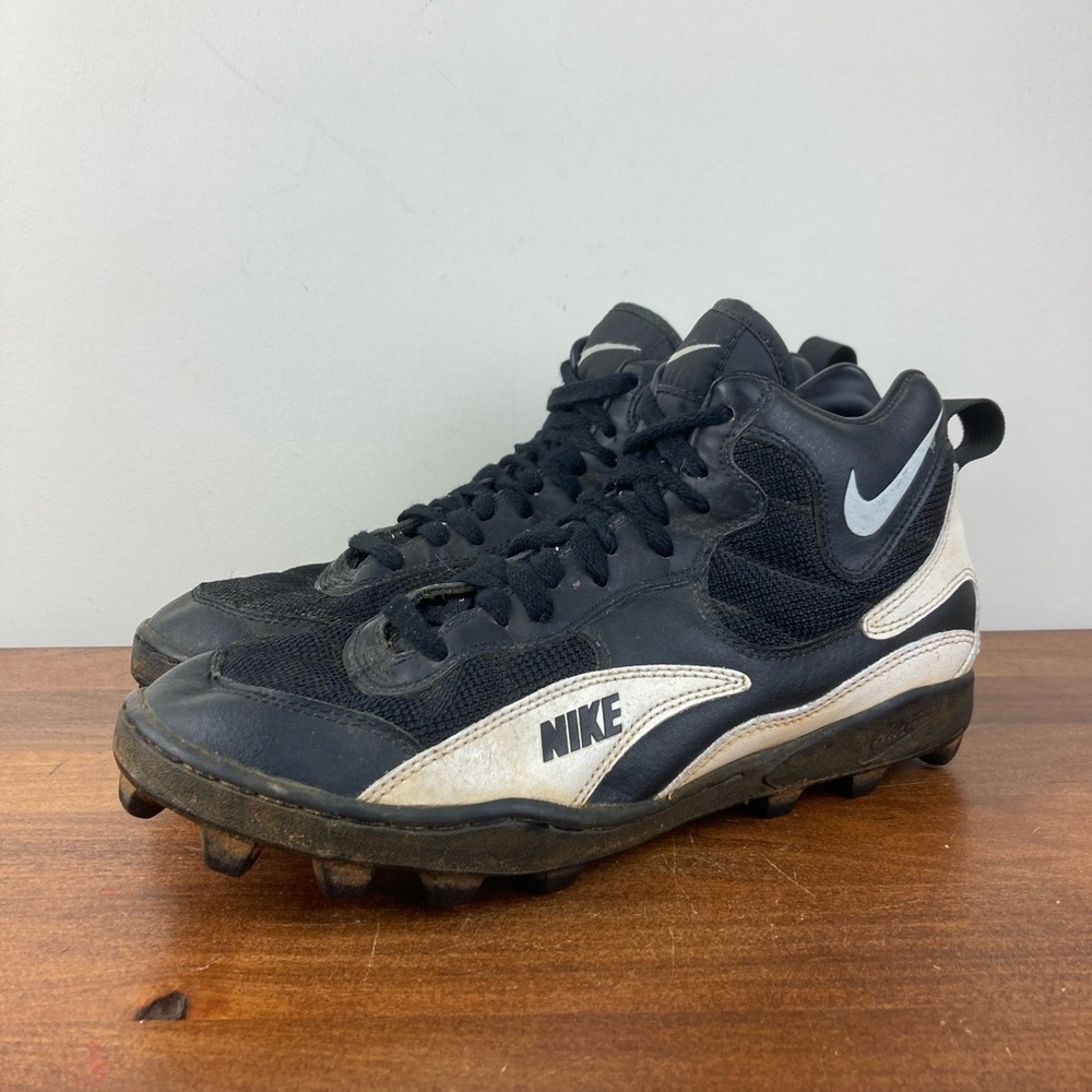 Nike Vintage Football Cleats 90’s Rubber Sole Black White Distressed Men’s 10.
